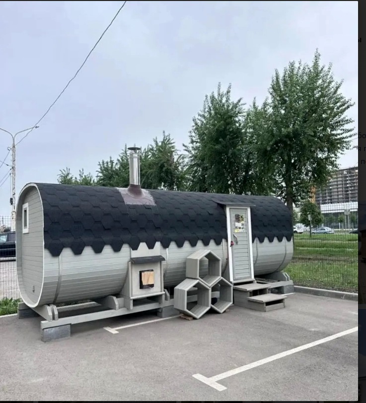 Удлинённая баня-бочка